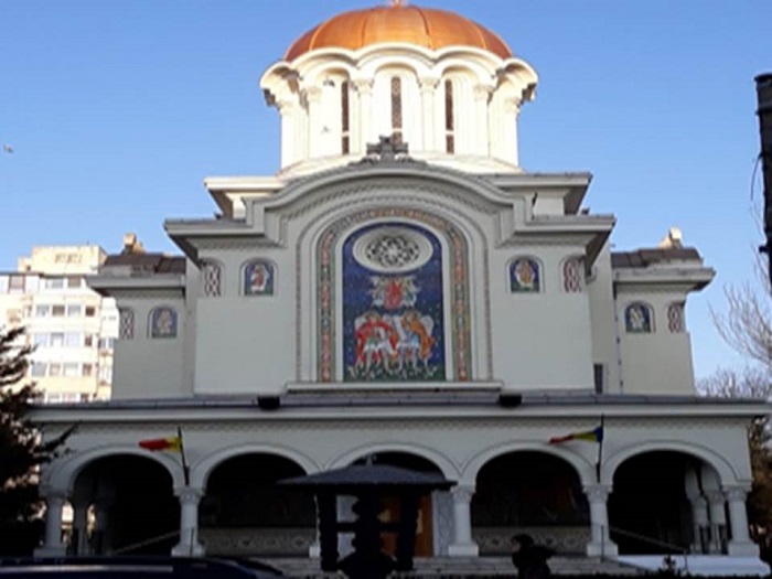 Biserica Sfinții Arhangheli „ Mihail și Gavril” numită și  Capela Militară „ Regele CAROL al II-lea” din  Constanța