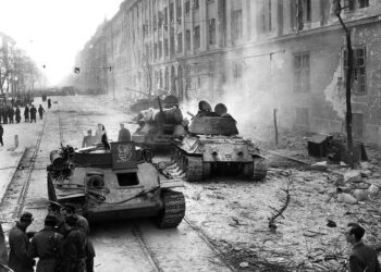 4 noiembrie 1956 – Tancurile sovietice au invadat Ungaria, punând capăt Revoluției maghiare