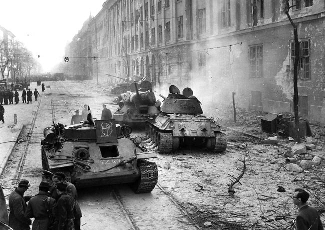 4 noiembrie 1956 – Tancurile sovietice au invadat Ungaria, punând capăt Revoluției maghiare