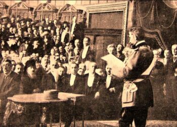 În urmă cu 100 de ani, a fost promulgată prin decret regal Constituția României Mari