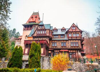 Pe 24 mai 1903, era inaugurat Castelul Pelişor