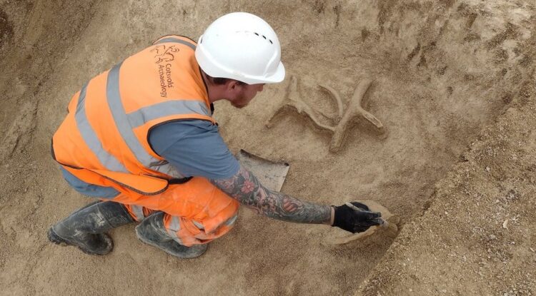 Cimitir datând din Epoca de Bronz, descoperit lângă celebrul Stonehenge, din Anglia