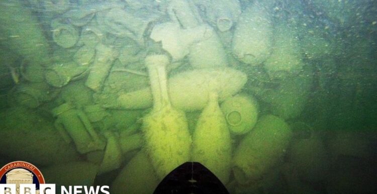Epavă romană, veche de 2.000 de ani, gasită în portului Civitavecchia, din Italia
