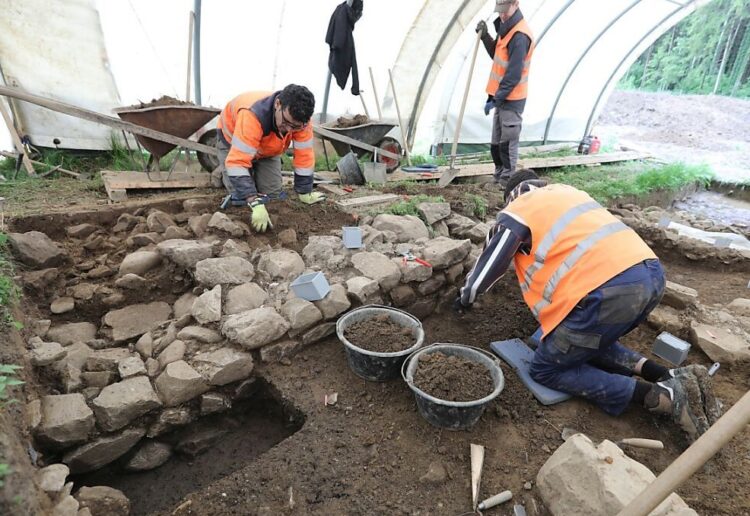 Ziduri romane, vechi de 2.000 de ani, descoperite în Alpii elvețieni