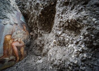 Frescă descoperită de sub cenușă veche de 2.000 de ani, în Pompei