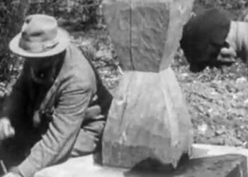 27 octombrie: 1938 – inaugurarea operei lui Brâncuși „Coloana fără sfârșit”