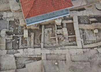Templu cu o vechime de 2.700 de ani, descoperit pe Insula Evia, din Grecia