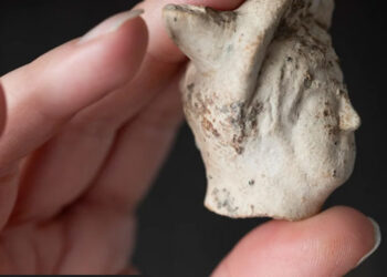 Capul unei figurine a zeului Mercur, descoperit în Anglia