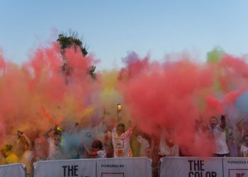 THE COLOR RUN revine la Mamaia, pe 2 august