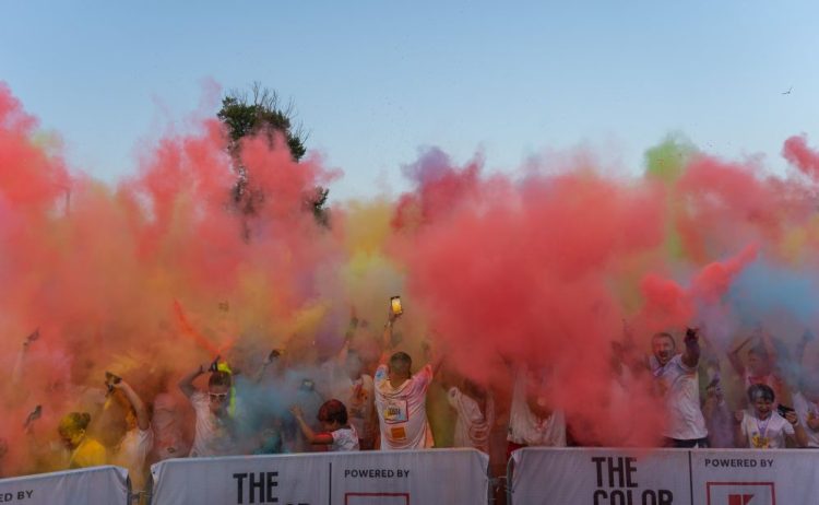 THE COLOR RUN revine la Mamaia, pe 2 august