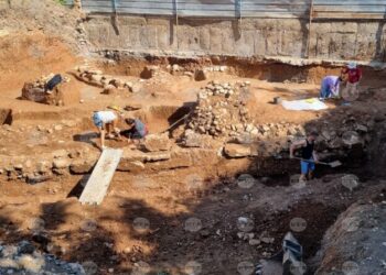 Palat și mormânt ale unui rege trac, descoperite de către arheologii bulgari, la Vratsa