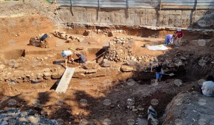 Palat și mormânt ale unui rege trac, descoperite de către arheologii bulgari, la Vratsa