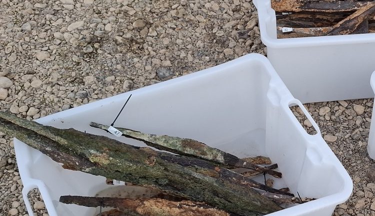Cea mai mare descoperire de lingouri bipiramidale preistorice, din Europa, făcută în râul Sava, din Bosnia
