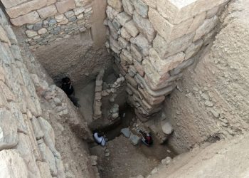 Palat lidian, cu ziduri de 6 metri înălțime, bine conservate, descoperit la Sardes, în vestul Turciei