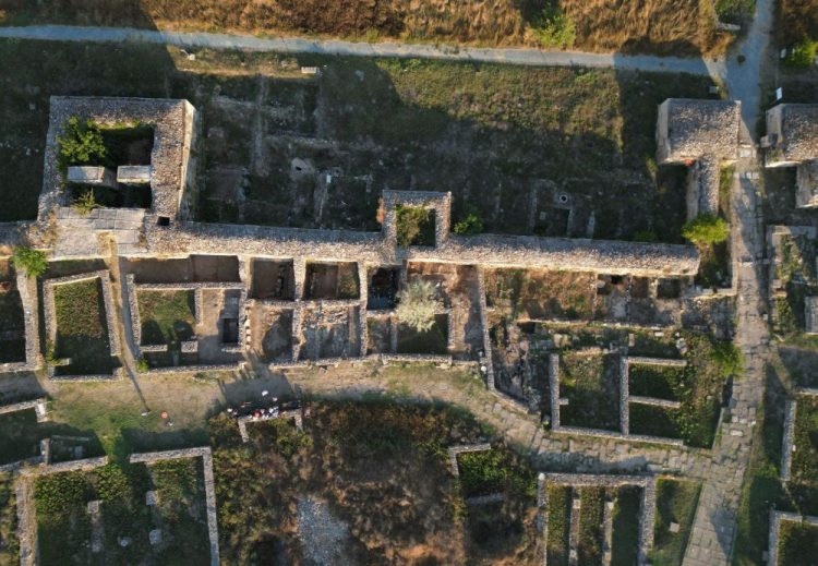 Descoperire arheologică de excepție, la Histria: 40 monede și o serie de podoabe antice din metale prețioase