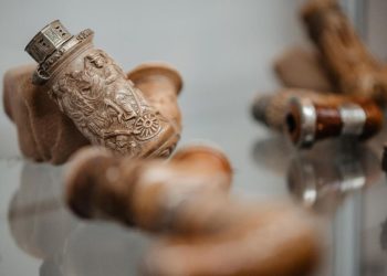 Vechi pipe și lulele din colecția MINAC, expuse la Iași