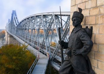 Expoziție foto-documentară dedicată împlinirii a 130 ani de la inaugurarea Podului de la Cernavodă
