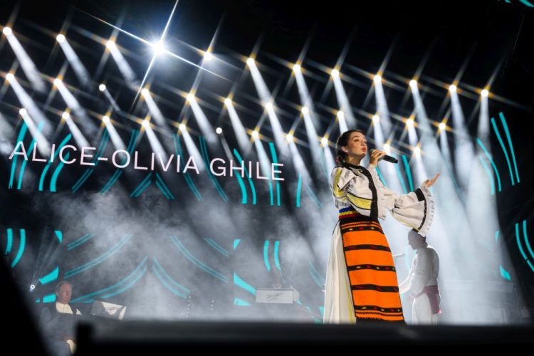 Alice-Olivia Ghile, din Sălaj, a câștigat Marele Trofeu la Festivalul Național al Cântecului și Dansului Popular Românesc „Mamaia” 2025