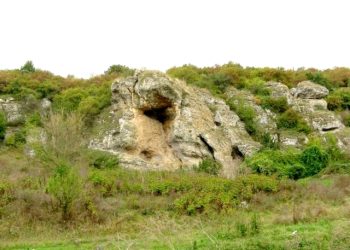 LEGENDELE DOBROGEI: Peștera La Adam, între refugiu pastoral și templu al zeului antic Mithras