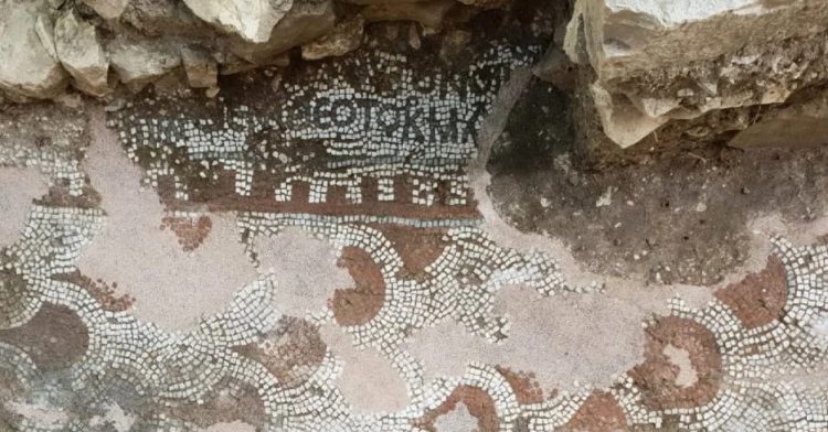 Fragmente de mozaic, dovezi ale creștinismului timpuriu, în Albania