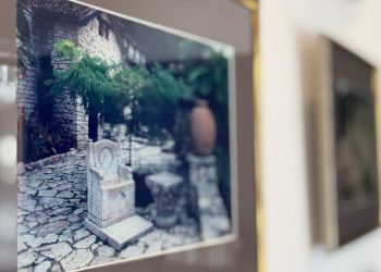 Expoziție de fotografii realizate la Castelul din Balcic al Reginei Maria, la Centrul Jean Constantin