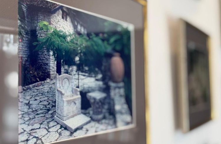Expoziție de fotografii realizate la Castelul din Balcic al Reginei Maria, la Centrul Jean Constantin