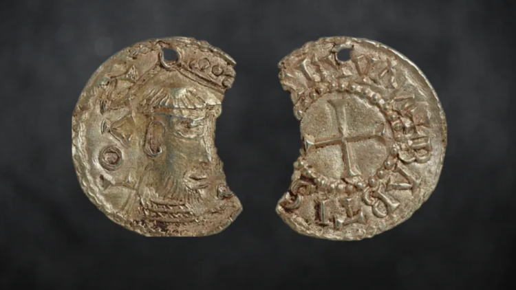 O monedă de aur rescrie istoria primelor contacte dintre vikingi și creștinism