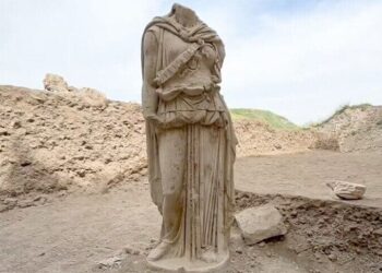 Statuie a zeiței Atena, descoperită în sud-vestul Turciei