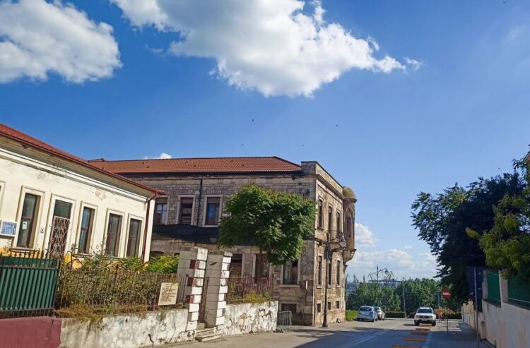 Descoperiți CASELE CELEBRE din Constanța veche, într-un nou tur ghidat de prof.dr. Răzvan-Raul Ivan