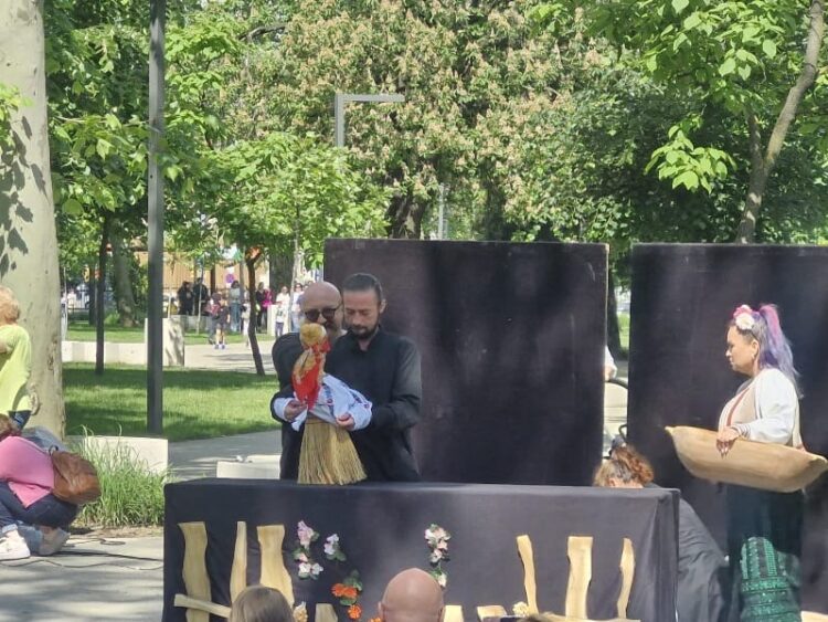 De ziua lor, în parc. #gadgeturile bunicilor