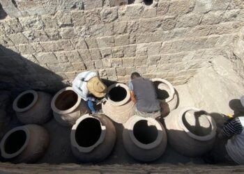 Cinci Pithoi din perioada selgiucidă, descoperiți la situl UNESCO de la Ani