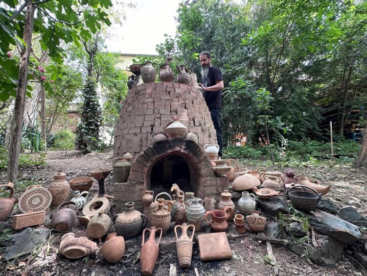O nouă ediție a workshop-ului „Arderi Arhaice / Arderi Experimentale”, în perioada 10-12 iulie, la Corbu