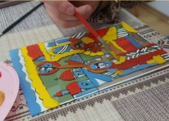 Ateliere de pictură pe sticlă pentru copii și adulți, la Muzeul de Artă Populară Constanța