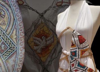 Expoziție de creații vestimentare inspirate din patrimoniul antic, la Edificiul Roman cu Mozaic