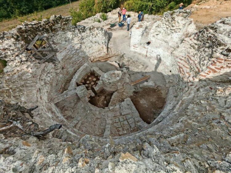 Baie imperială romană, descoperită în turnul unui palat, în Serbia